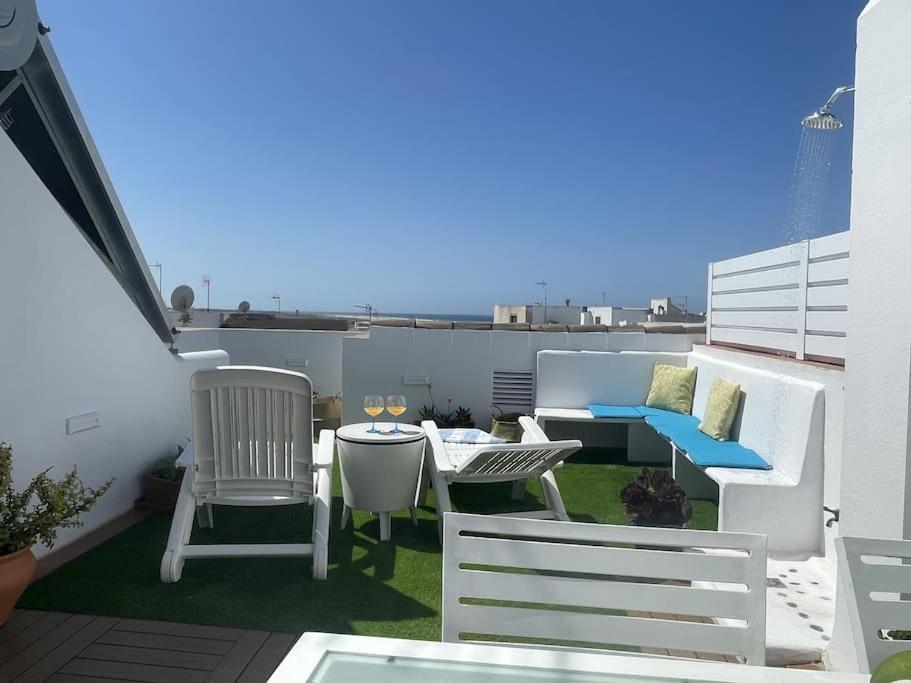 Casa Lola Conil, Azotea Al Mar Y Parking Solo Familias O Parejas Villa Conil De La Frontera Exteriör bild