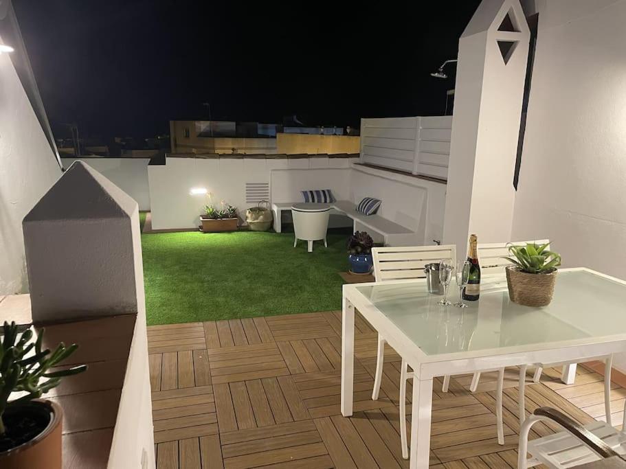 Casa Lola Conil, Azotea Al Mar Y Parking Solo Familias O Parejas Villa Conil De La Frontera Exteriör bild