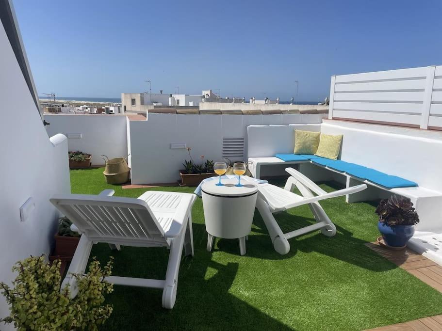Casa Lola Conil, Azotea Al Mar Y Parking Solo Familias O Parejas Villa Conil De La Frontera Exteriör bild